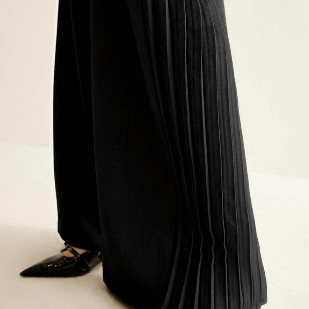 Ladyful Pleated Wide Leg Pants